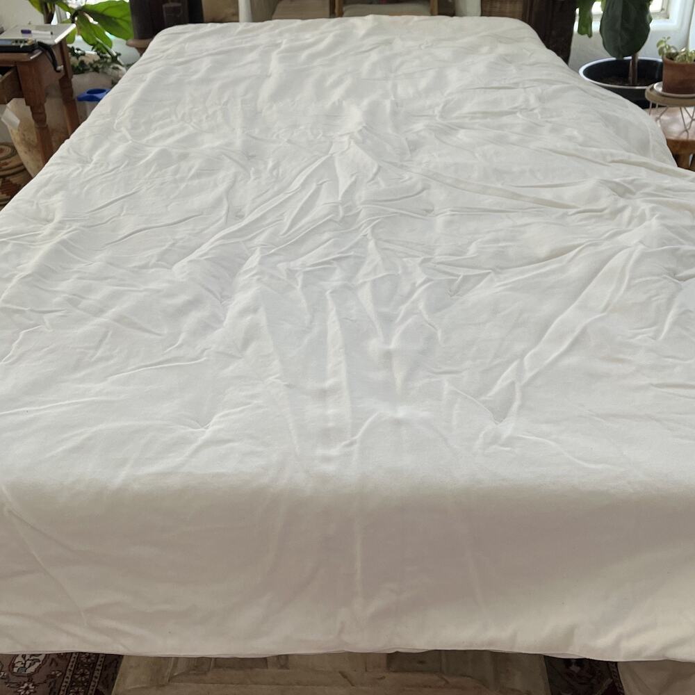 Threshold Velvet Comforter Queen 90 in x 94 in White Cotton